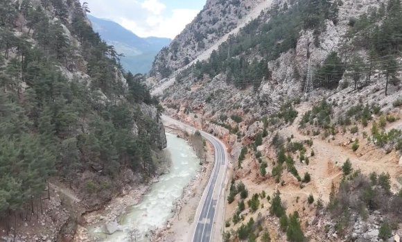 BELEDİYE BAŞKANLARI, YENİ YAPILACAK TÜNEL PROJESİNİ YERİNDE ANLATTI