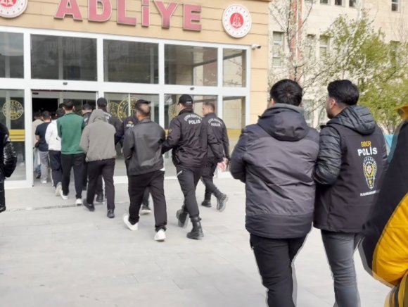 SİBER DOLANDIRICILIK OPERASYONUNDA 15 KİŞİ TUTUKLANDI