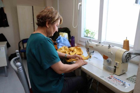 KANSERE KARŞI MAKİNE BAŞINDA MÜCADELE: KURSLAR MORAL OLDU