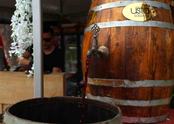 ADANA’NIN TESCİLLİ LEZZETİ ŞALGAM, KARNAVALIN GÖZDESİ OLDU