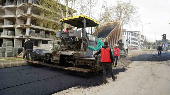 KAHRAMANMARAŞ’TA ASFALT ÇALIŞMALARI SÜRÜYOR