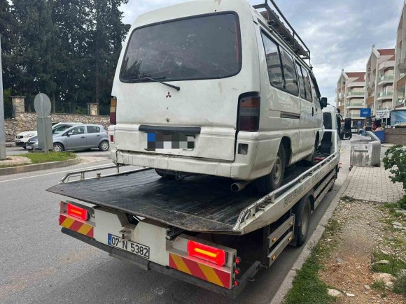 TERS YÖNDE İLERLEDİ, HEM KENDİ CANINI HEM DİĞER SÜRÜCÜLERİN CANINI HİÇE SAYDI: 95 BİN TL CEZA UYGULANDI