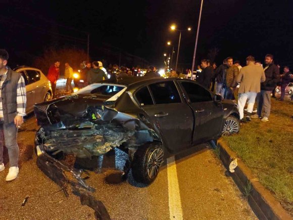 SAĞANAK YAĞIŞ KAZALARI BERABERİNDE GETİRDİ: 1 ÖLÜ, 3 YARALI