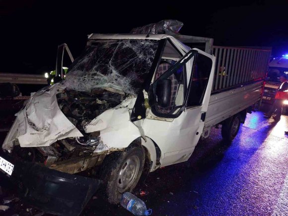 SAĞANAK YAĞIŞ KAZALARI BERABERİNDE GETİRDİ: 1 ÖLÜ, 3 YARALI