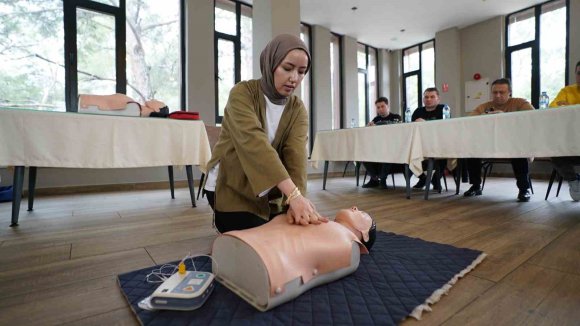 KAHRAMANMARAŞ’TA BELEDİYE PERSONELLERİNE İLK YARDIM EĞİTİMİ