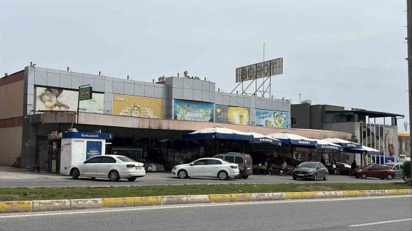 AT ETİ SKANDALINA ADI KARIŞAN FİRMA YETKİLİLERİ, MERSİN’DEKİ YOLSUZLUK OPERASYONUNDA GÖZALTINDA