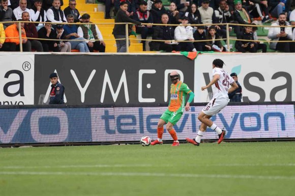 TRENDYOL SÜPER LİG: CORENDON ALANYASPOR: 1 - TRABZONSPOR: 1 (MAÇ SONUCU)
