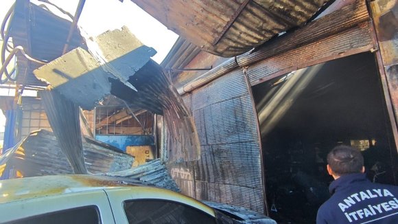 15 GÜN ÖNCE TAŞIDIĞI İŞYERİ GÖZLERİNİN ÖNÜNDE KÜLE DÖNDÜ