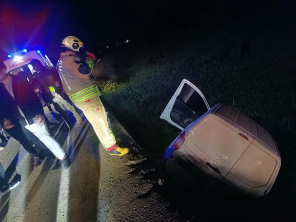 KIRIKHAN’DA ŞARAMPOLE DEVRİLEN HAFİF TİCARİ ARACIN SÜRÜCÜSÜ YARALANDI