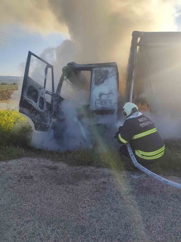 KIRIKHAN’DA KAMYON YANGINI