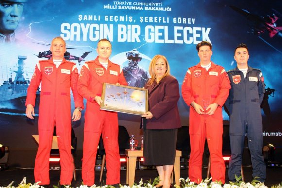 TÜRK YILDIZLARI, BAKİF26’DA ÖĞRENCİLERLE BULUŞTU