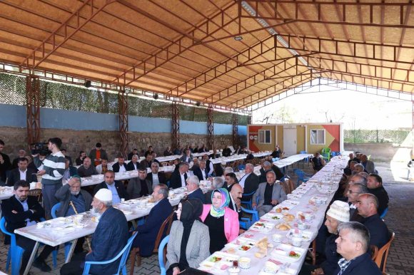 BAŞKAN TOPTAŞ: "MUHTARLARIMIZDAN GELEN HER TALEP, BİZİM İÇİN BİR GÖREVDİR"