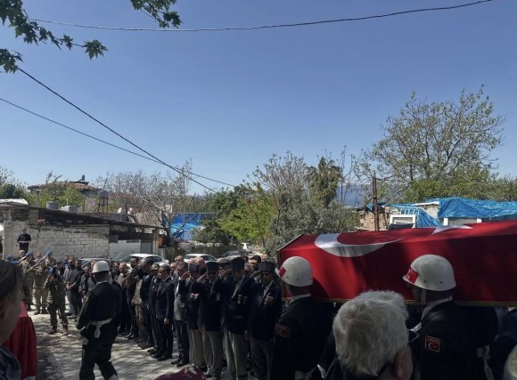 DEFNE’DE KIBRIS GAZİSİ SON YOLCULUĞUNA UĞURLANDI