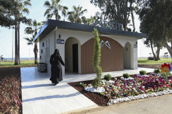 MERSİN’DE SAHİL BANDINA MODERN MESCİT