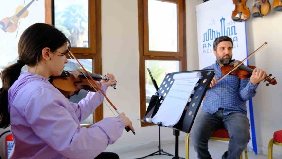 ANTAKYA BELEDİYESİ’NDEN ÜCRETSİZ KEMAN KURSU