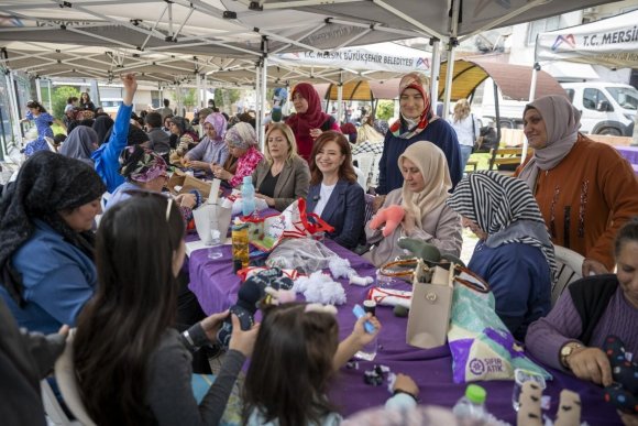 MERSİN’DE ‘EVİMİZ ATÖLYE’ İLE KADINLAR ÜRETİME KATILIYOR