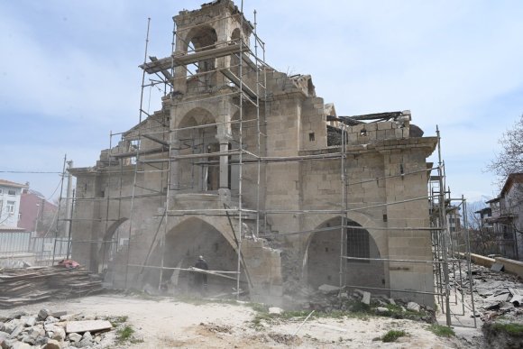 TARİHİ AYA YORGİ KİLİSESİ KÜTÜPHANE VE ENDEMİK BİTKİLER ARAŞTIRMA MERKEZİNE DÖNÜŞÜYOR