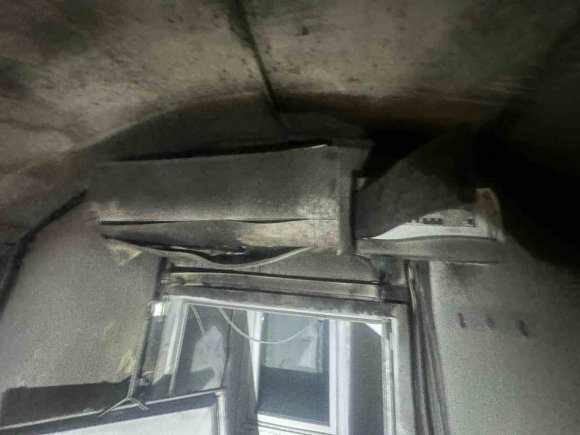 İSKENDERUN’DA KONTEYNER YANGININDA 2 KİŞİ DUMANDAN ETKİLENDİ