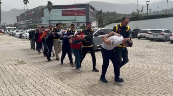 HATAY’DA ARANAN ŞAHISLARA OPERASYON: 7 KİŞİ TUTUKLANDI