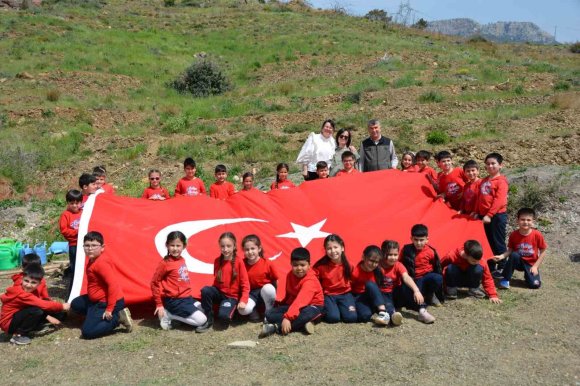 TBMM’NİN 106. YILINDA 106 FİDAN TOPRAKLA BULUŞTU