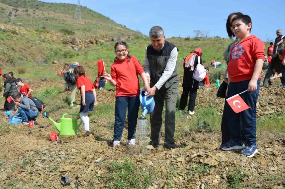 TBMM’NİN 106. YILINDA 106 FİDAN TOPRAKLA BULUŞTU