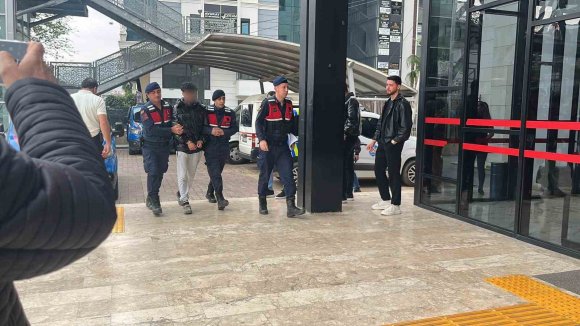 ALANYA’DA TEHDİT PAYLAŞIMI YAPAN ŞÜPHELİ TUTUKLANDI