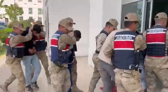 HATAY’DA JANDARMA EKİPLERİNDEN HIRSIZLARA YÖNELİK OPERASYON: 5 ŞÜPHELİ TUTUKLANDI
