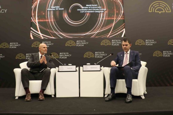 BAKAN MURAT KURUM’DAN YENİDEN İNŞA İÇİN TÜRKİYE’DEN KÜRESEL SEFERBERLİK MESAJI