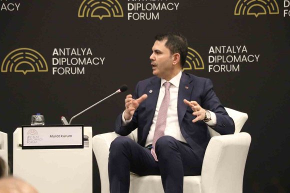 BAKAN MURAT KURUM’DAN YENİDEN İNŞA İÇİN TÜRKİYE’DEN KÜRESEL SEFERBERLİK MESAJI