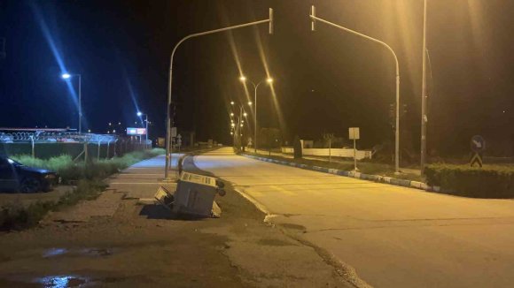 ŞİDDETLİ FIRTINA OSMANİYE’Yİ VURDU: GÜNEŞ ENERJİLERİ YERİNDEN SÖKTÜ