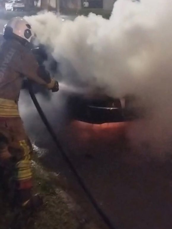 ARSUZ’DA OTOMOBİL YANGINI