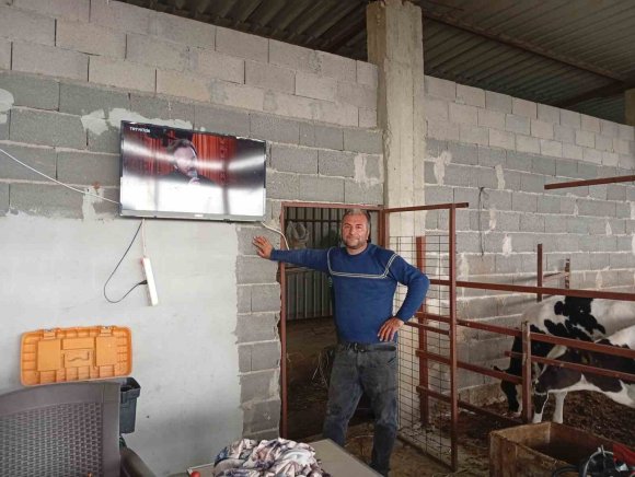 ADANALI ÜRETİCİDEN SÜT VERİMİ İÇİN İLGİNÇ YÖNTEM