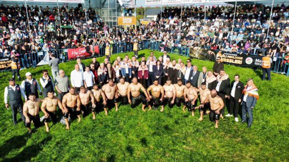 KEPEZ’DE 12 YIL SONRA ER MEYDANI KURULDU: 984 PEHLİVAN KIYASIYA MÜCADELE ETTİ