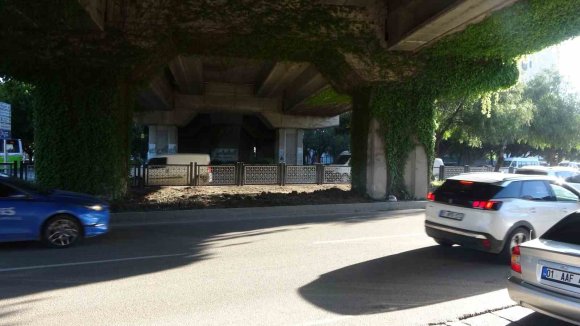 FECİ KAZADA HAYATINI KAYBEDEN KIZ, GELİNLİK VE DUVAKLA UĞURLANDI