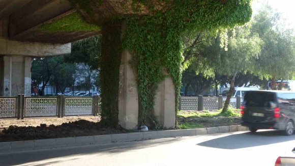 FECİ KAZADA HAYATINI KAYBEDEN KIZ, GELİNLİK VE DUVAKLA UĞURLANDI