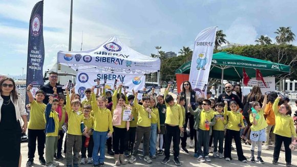 MERSİN’DE SİBERAY İLE BİNLERCE KİŞİYE GÜVENLİ İNTERNET EĞİTİMİ