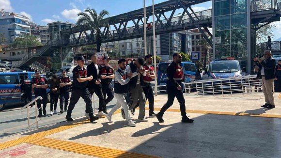 ALANYA’DA UYUŞTURUCU OPERASYONU: 3 ŞÜPHELİ TUTUKLANDI