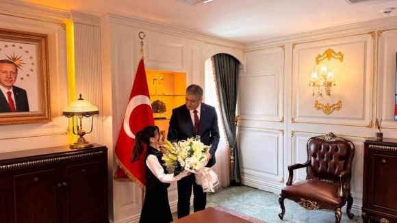 ÇOCUK VALİDEN "PARK VE TEMİZLİK" UYARISI