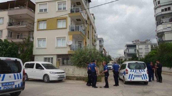 ARACIN ANAHTARINI VERMEYEN ANNESİNE SİNİRLENİNCE EVE POMPALI TÜFEKLE ATEŞ AÇTI