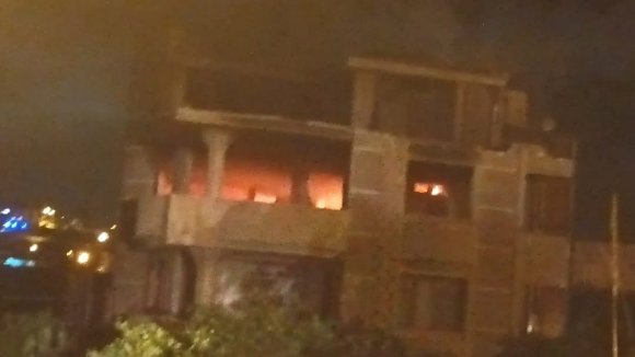 SAMANDAĞ’DA METRUK BİNA YANGINI