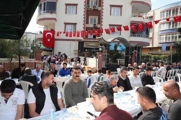 MERSİN’DE HAYATINI KAYBEDEN İTFAİYECİ ÇELİKKAYA YIL DÖNÜMÜNDE ANILDI