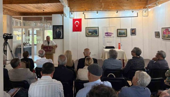 MERSİN’DE EDEBİYAT BULUŞMASI: DR. NEDİM İNCE OKURLARIYLA BİR ARAYA GELDİ