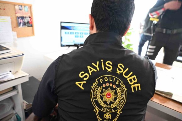 MERSİN’DE GÜNÜ BİRLİK EVLERLE KİRALIK ARAÇLAR DENETLENDİ: 381 BİN TL CEZA