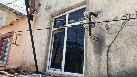 YAŞLI ADAM ODASINDA ÇIKAN YANGINDA HAYATINI KAYBETTİ