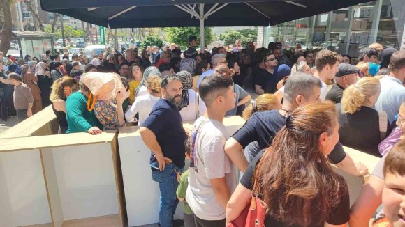 ADANA’DA 100 TL’LİK ÜRÜN İZDİHAMI