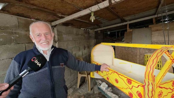 MESLEĞİNE ÖMRÜNÜ ADAYAN TAHTA BEŞİK USTASI, SANATINI YAŞATACAK ÇIRAK BULAMADI