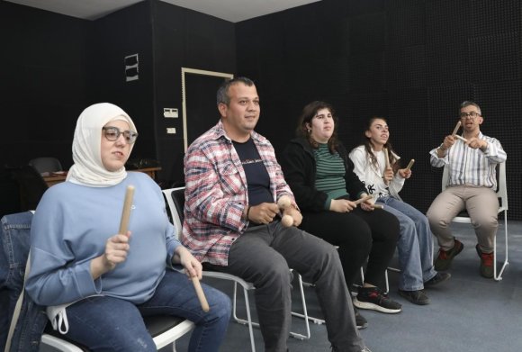 MÜZİKLE ENGELLER AŞILIYOR