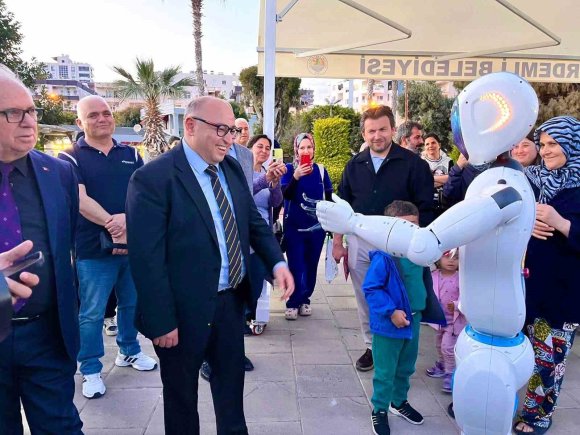 ERDEMLİ’DE 4. KİTAP VE EDEBİYAT GÜNLERİ YOĞUN İLGİYLE TAMAMLANDI