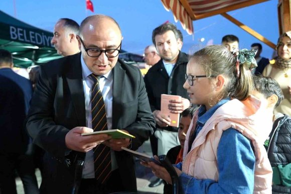 ERDEMLİ’DE 4. KİTAP VE EDEBİYAT GÜNLERİ YOĞUN İLGİYLE TAMAMLANDI