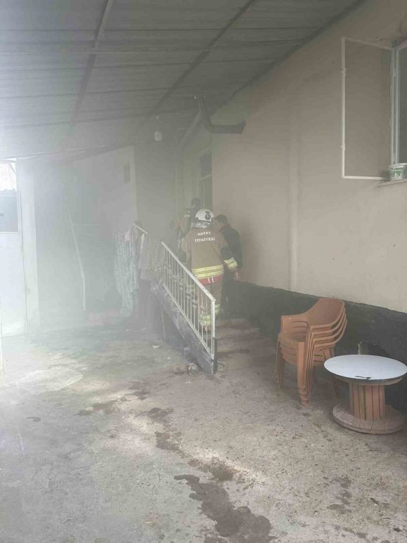 REYHANLI’DA EV YANGINI